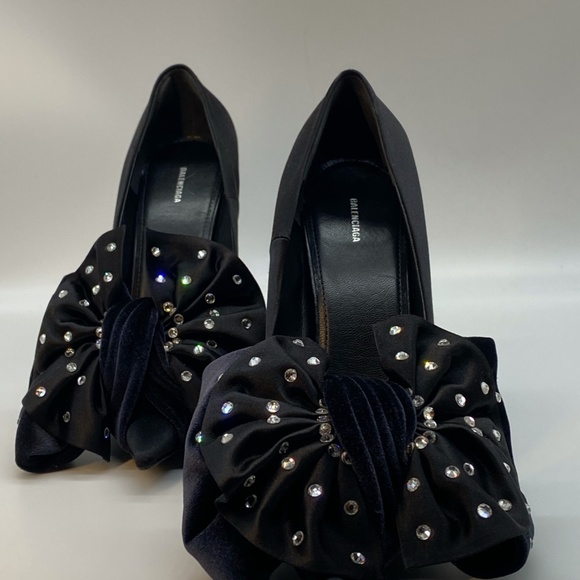 BALENCIAGA Velvet Crystal Bow heels - Picture 10 of 15